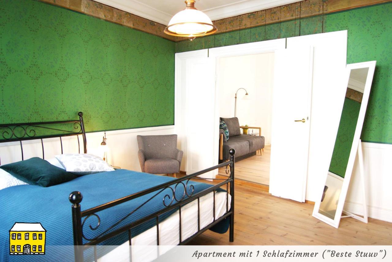 Das Gelbe Haus - Drei Besondere Ferienwohnungen Фленсбург Екстер'єр фото