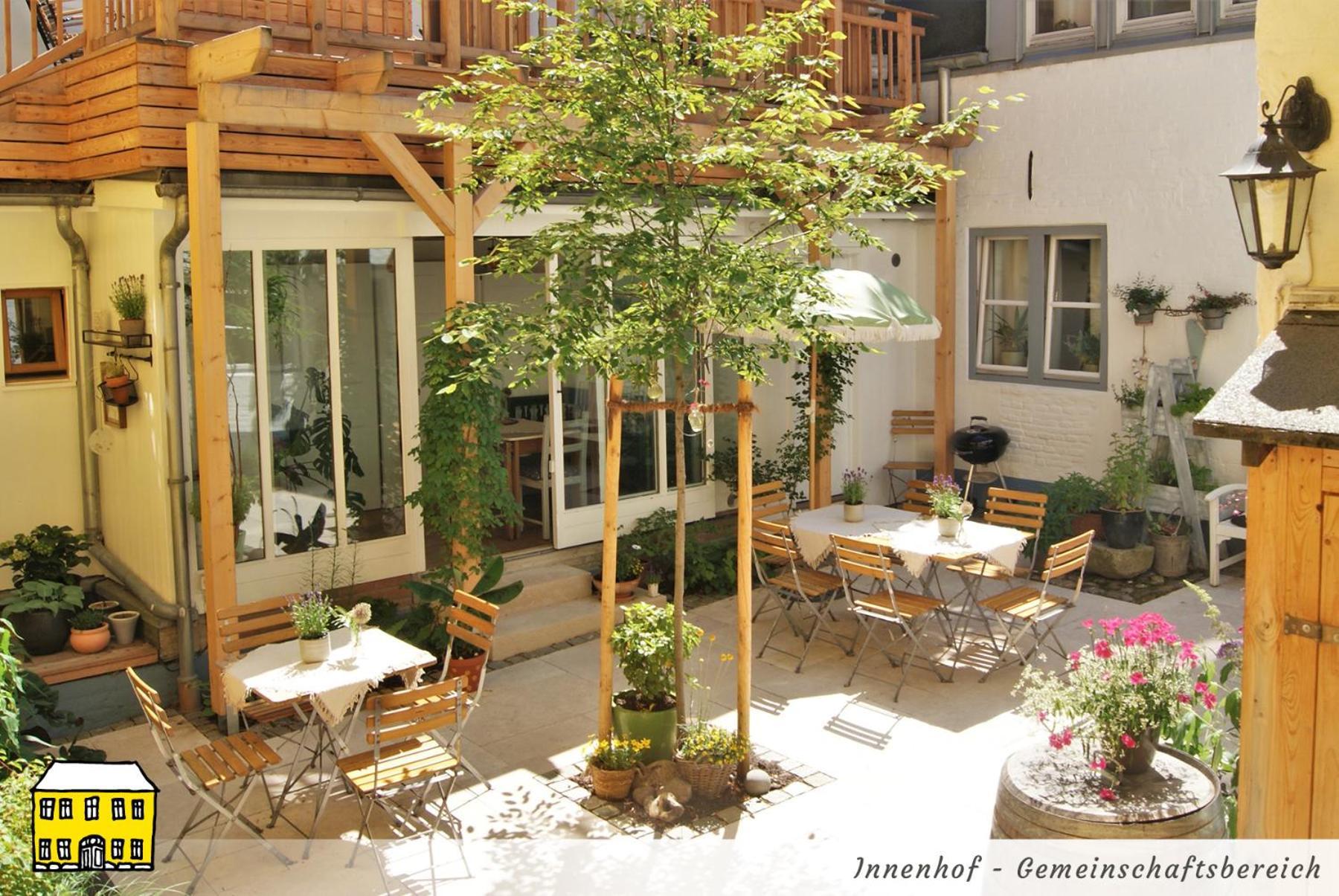 Das Gelbe Haus - Drei Besondere Ferienwohnungen Фленсбург Номер фото